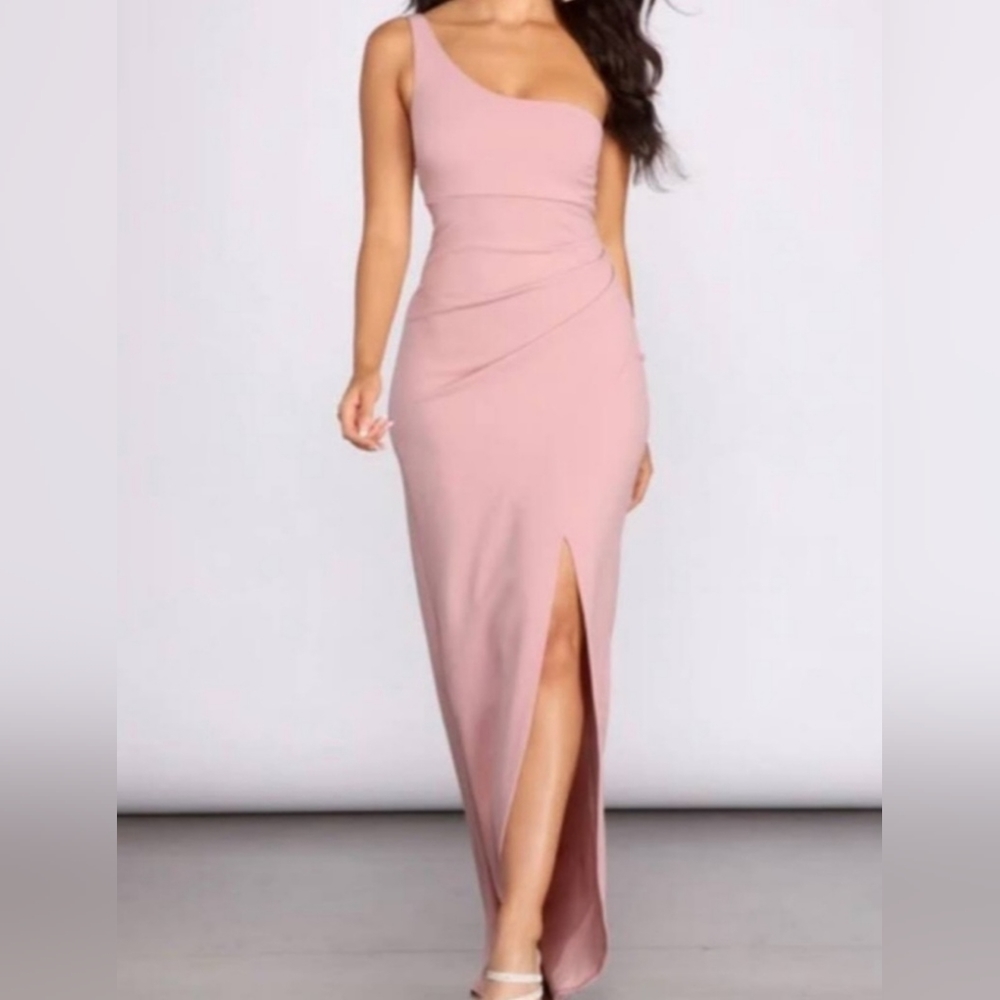 Windsor one shoulder pink dress. Worn once. Excellent condition. Size medium.